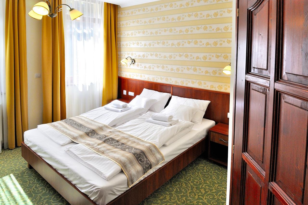 Partium Hotel Szeged Buitenkant foto
