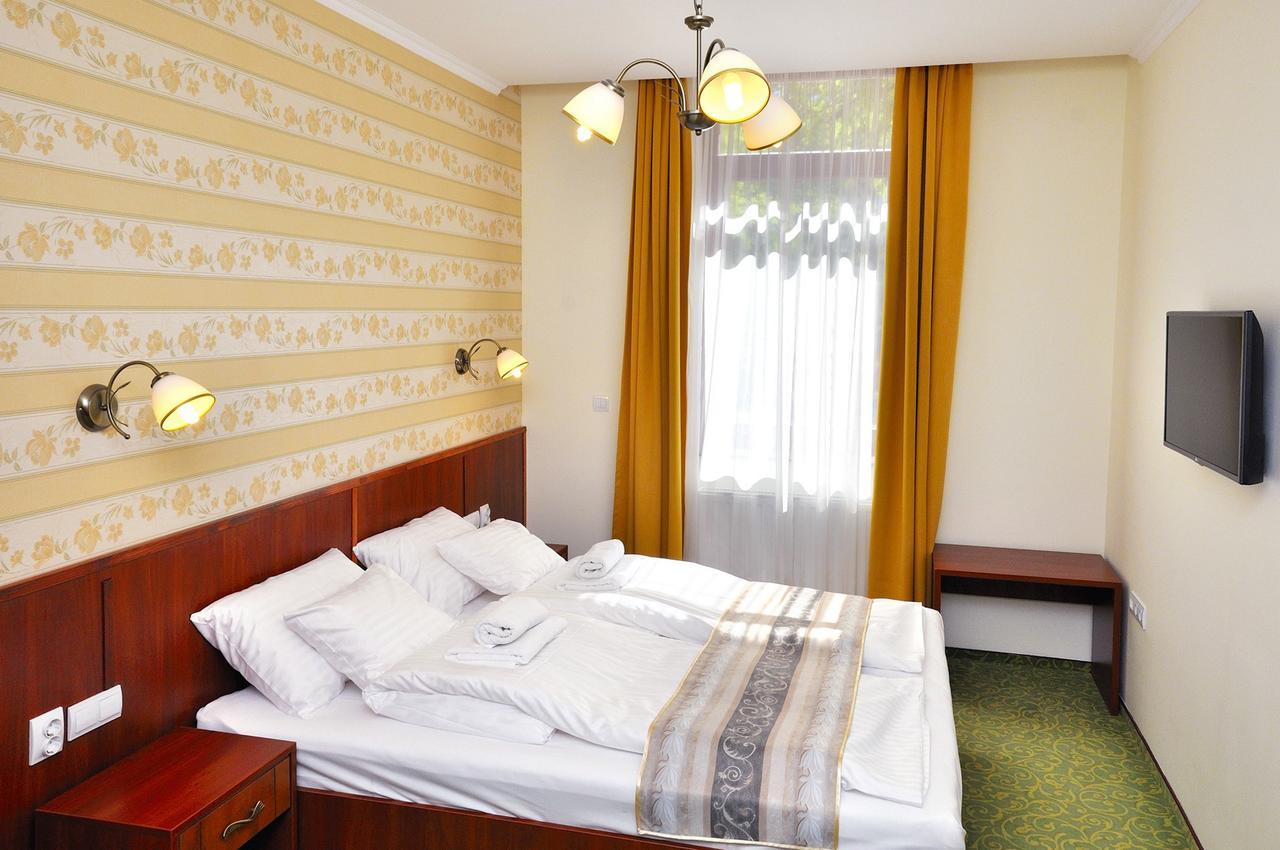 Partium Hotel Szeged Buitenkant foto