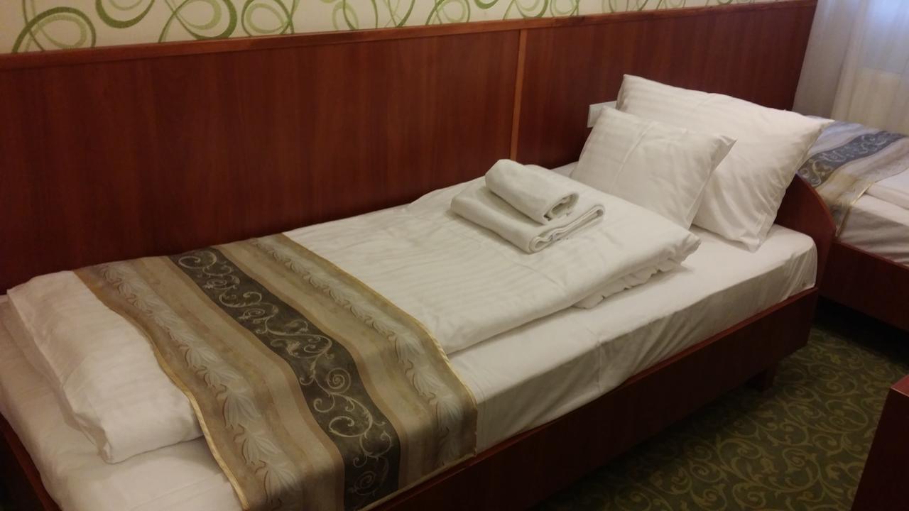 Partium Hotel Szeged Buitenkant foto