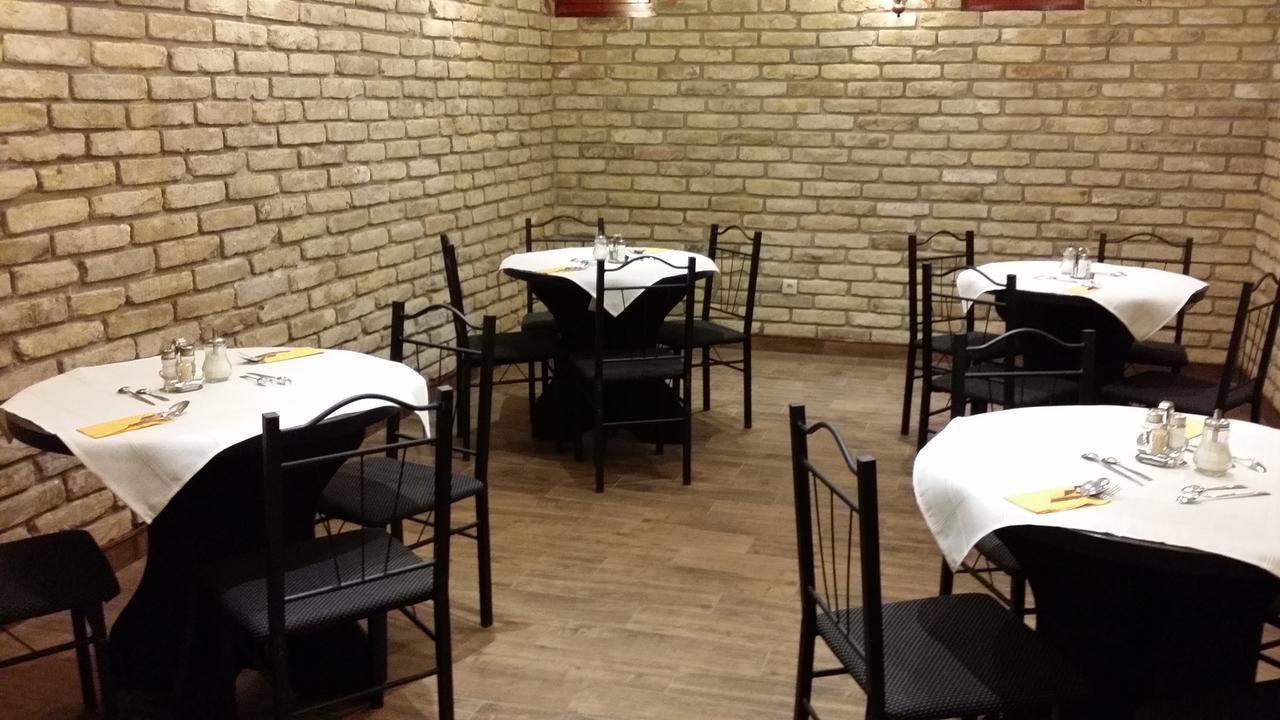 Partium Hotel Szeged Buitenkant foto