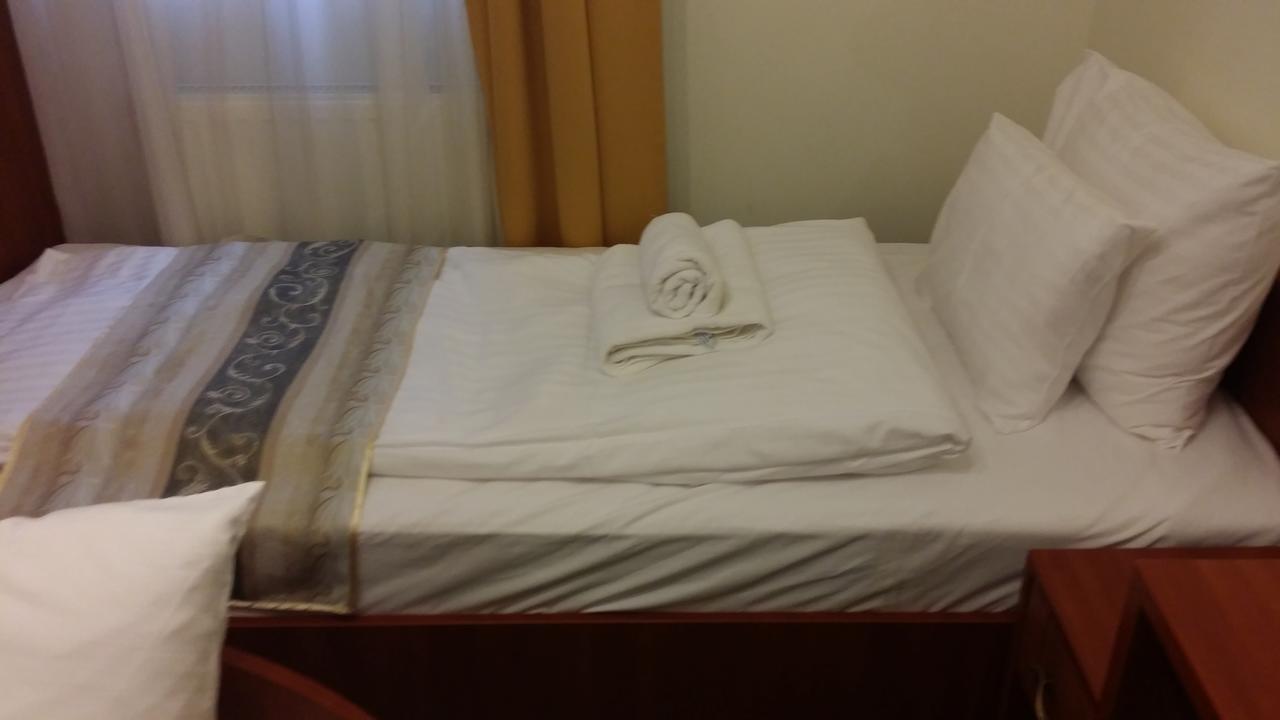 Partium Hotel Szeged Buitenkant foto