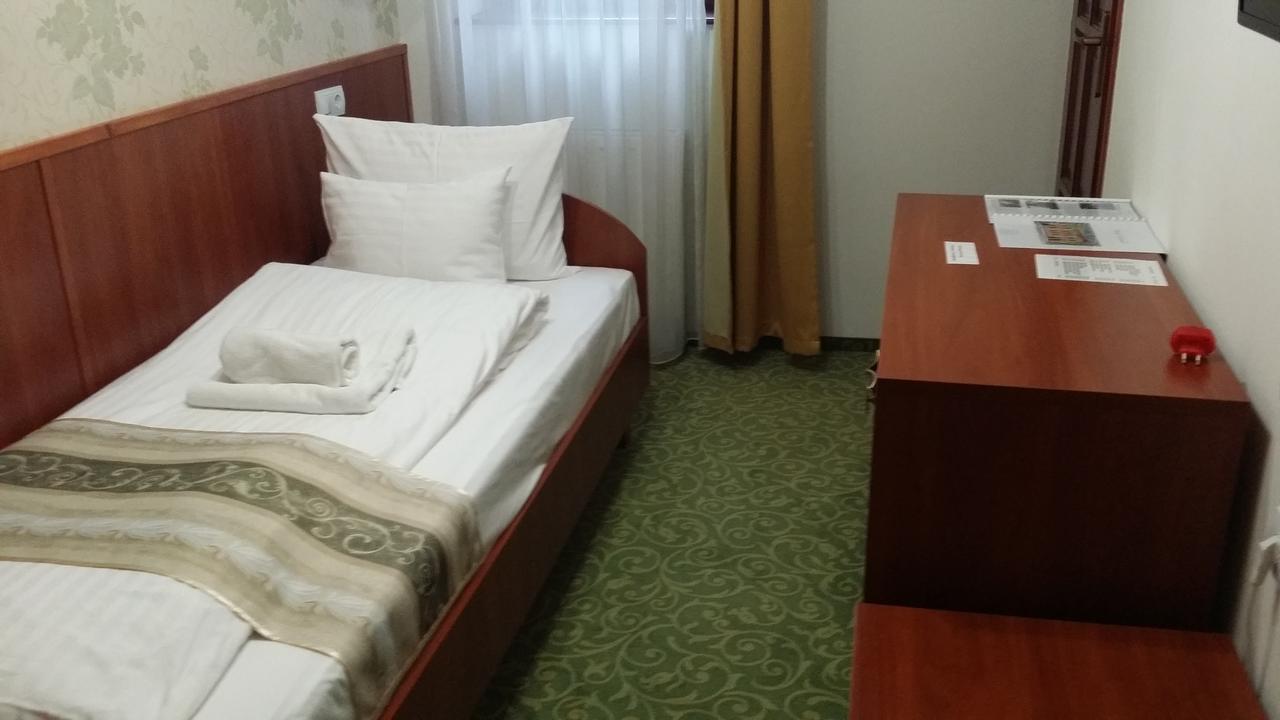Partium Hotel Szeged Buitenkant foto